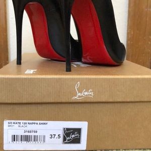 37.5 ( 7 1/2) US size pair of SO KATE black pumps.